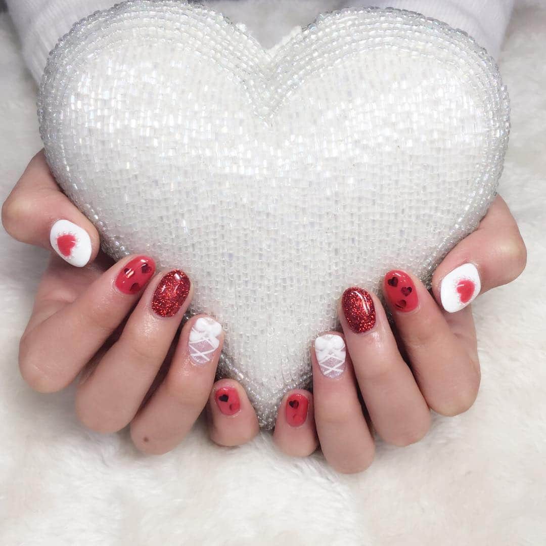 のインスタグラム：「ネイルしてきたよ💅💗 #trunail #trunail原宿店  #いつもありがとう💓  #jellnail  #lovely #heart #ribbon #valentine  #glitter #hologram #cute #satomi」