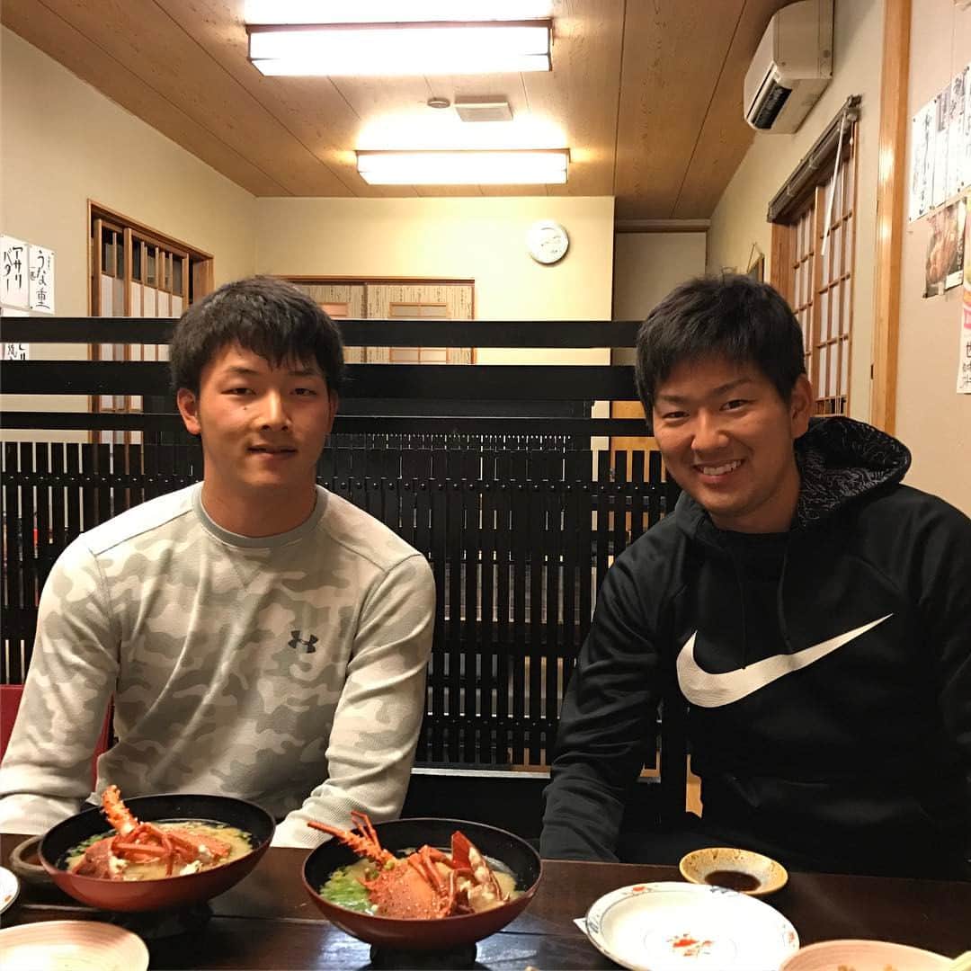 野村祐輔のインスタグラム：「今日この2人と食事です^_^ 第2クール無事に終わりました！」