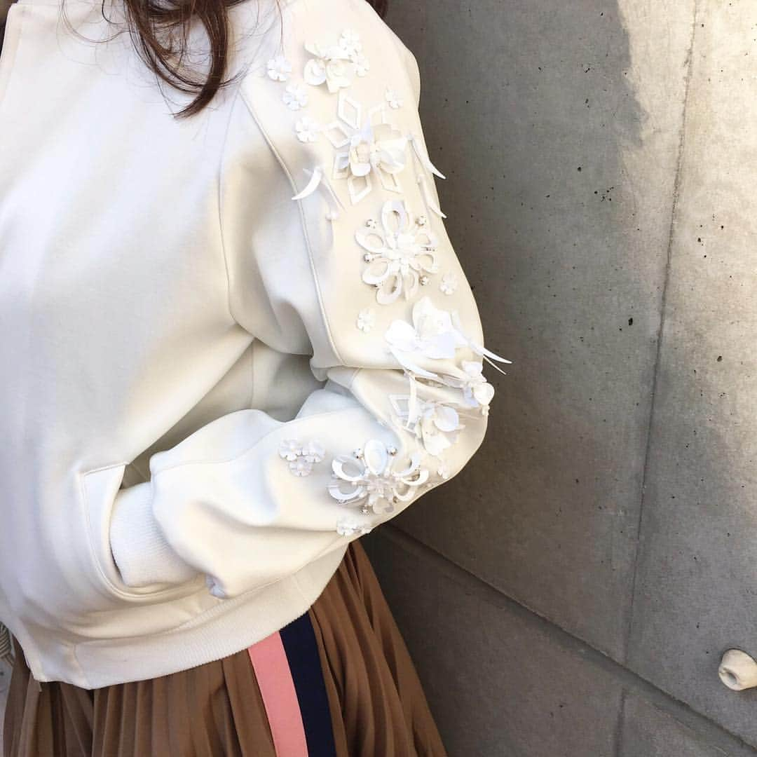 小川淳子さんのインスタグラム写真 - (小川淳子Instagram)「#outfit #today  Beautiful ブルゾン💋 @chestynews  #fashionblog #instafashion #smile #fashion #outfit #ootd #coodinate」2月10日 17時39分 - junkoogawa1225