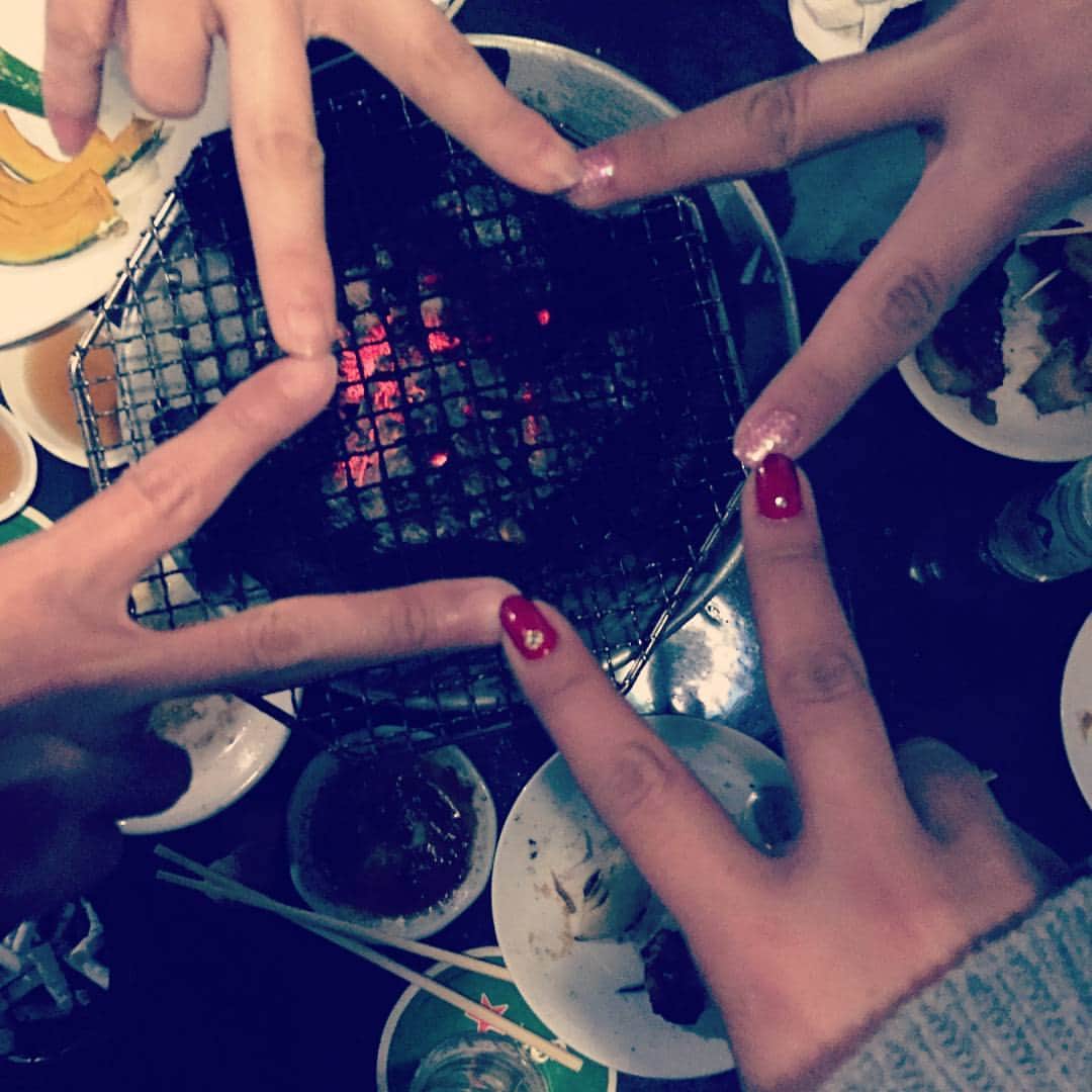 里美ゆりあのインスタグラム：「小学生からの親友たちと♥ #親友#おさななじみ」