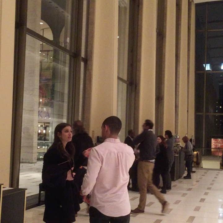のインスタグラム：「It appears more young people are in the audience tonight. Good!」