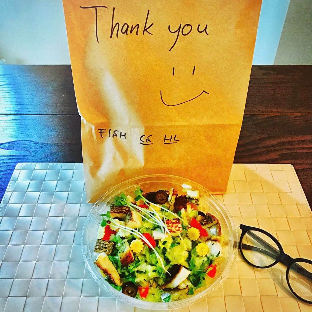 久保裕丈さんのインスタグラム写真 - (久保裕丈Instagram)「もはや何を目指しているか分かりませんが、#昼ごはん #おひろごはん(これ推してくのかな、、、) どーも調子悪くて軽いものしか食べれない日_:(´ཀ`」 ∠): #lunchtime #salad #ウーバーイーツ #ubereats #サラド」2月27日 12時04分 - hirotakekubo