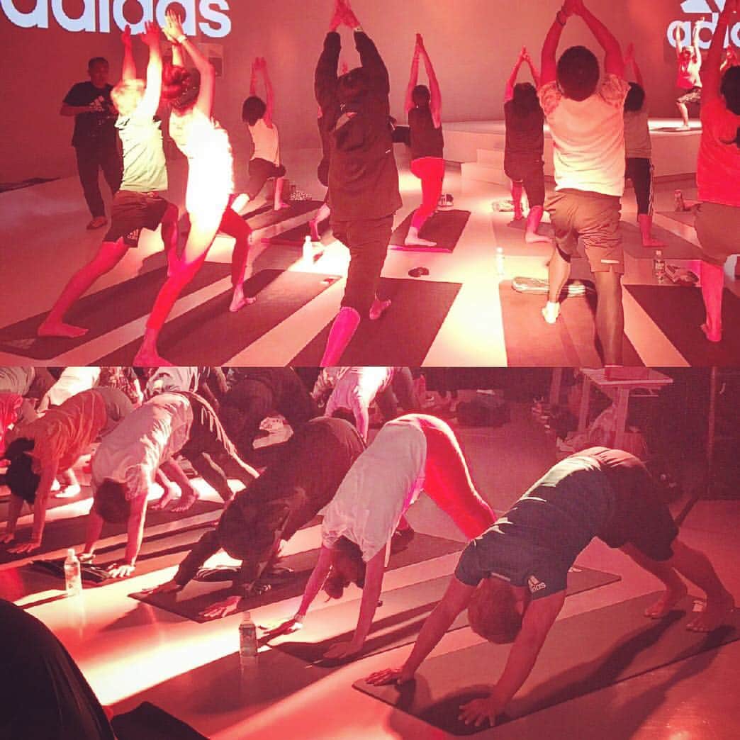 あびる優さんのインスタグラム写真 - (あびる優Instagram)「昨日は彼と友達とフィットネスイベントに参加😜💪‼️ 3ジャンル3クラスに挑戦したら、今日は足腰お尻が筋肉痛でガクガクプルプル😵💦 でも、最高に楽しかった😂🎉 写真はヘロヘロで最後のヨガクラス💃✨ #adidas#adidastraining#yoga#fitness#アディダス#ヨガ#ガチトレにマジ夢中」2月12日 20時13分 - yuabiru74