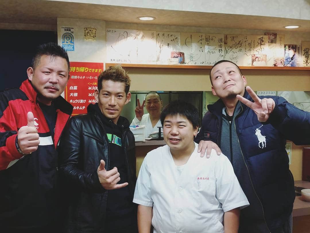 村内孝志のインスタグラム：「焼肉はやしさん🎵  #焼肉はやし #九条 #ホルモン #やっぱり #ウルテ #京都 #最高 #メンバー」