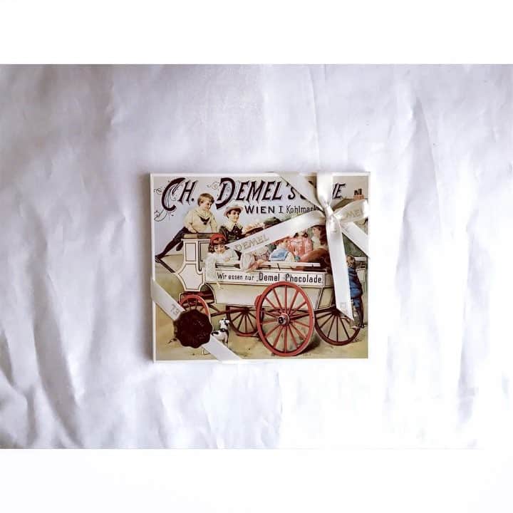 Yuiのインスタグラム：「. . happy valentine ♡ . #demel from @ui_______」