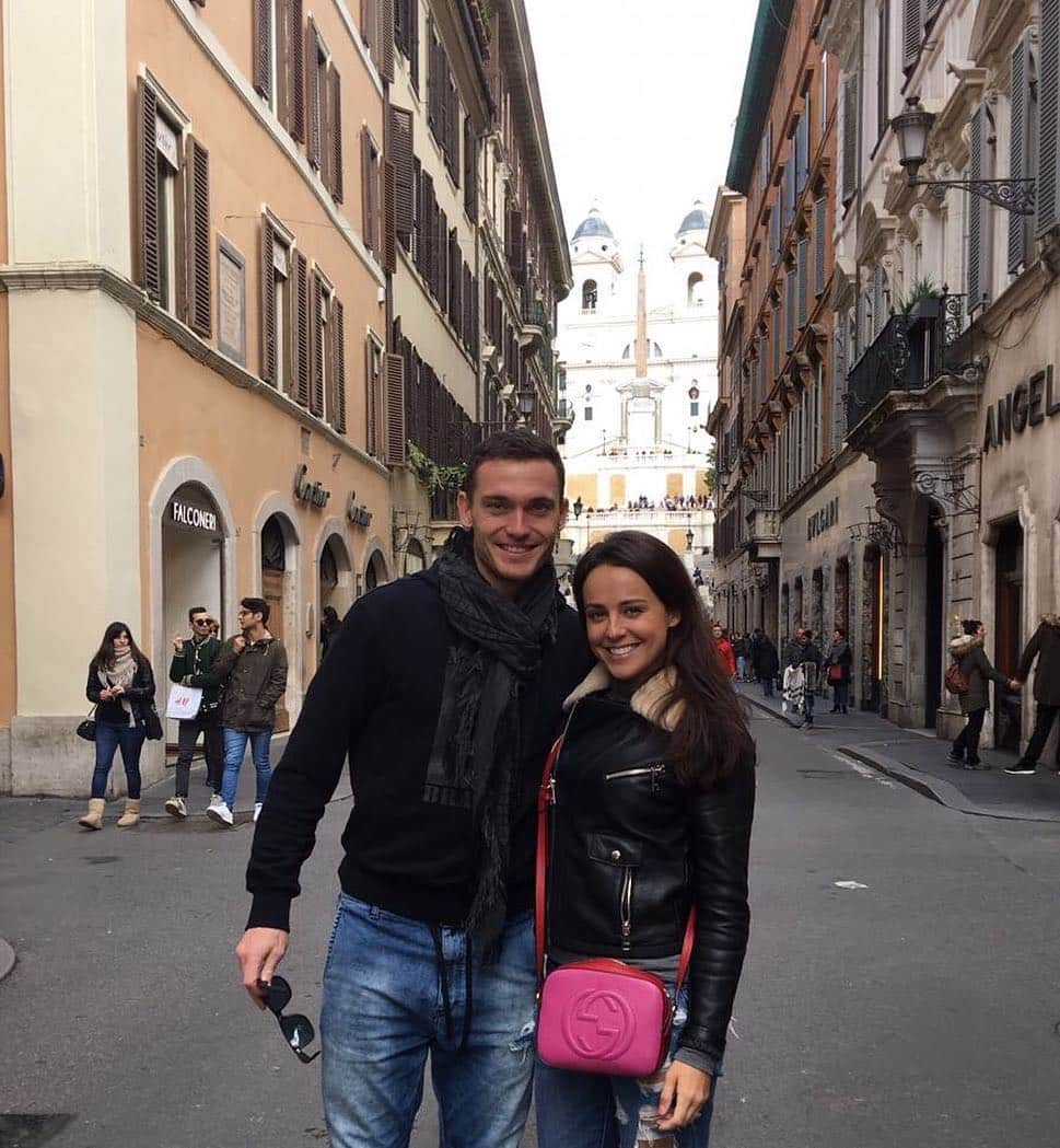 トーマス・フェルメーレンのインスタグラム：「Happy Valentine's Day @pollyroseparsons」