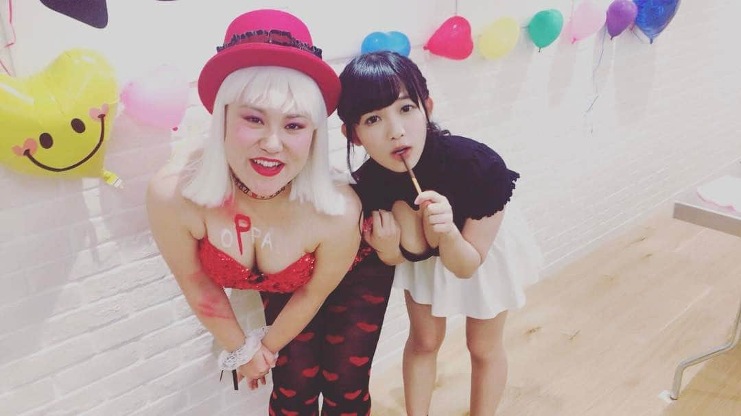 天木じゅんさんのインスタグラム写真 - (天木じゅんInstagram)「. . スリルな夜 歴代最高視聴率!!! 嬉しいなぁ💗💗💗 20万人以上の視聴率。 感謝です。 #スリルな夜 #AbemaTV #バービー さん #天木じゅん」2月15日 3時01分 - jun.amaki