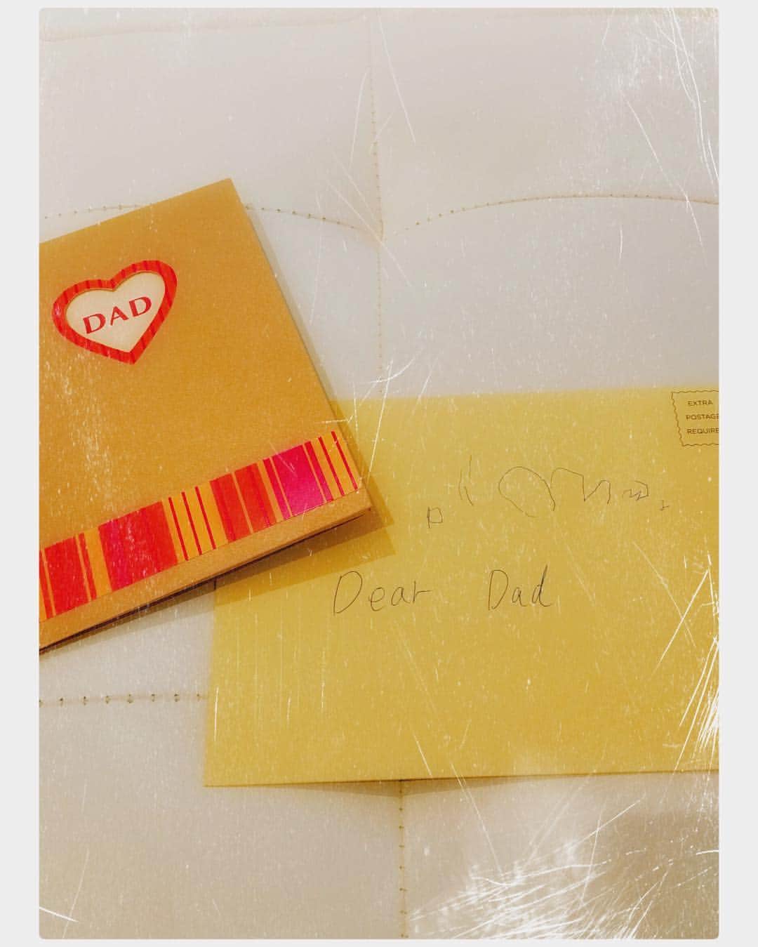 前田健太さんのインスタグラム写真 - (前田健太Instagram)「アメリカは今日がバレンタイン😊 妻と娘から手紙とプレゼントをもらいました💓 みなさんはバレンタインどうでしたかー？ #valentine#バレンタイン#プレゼント#ありがとう #２月１４日」2月15日 13時08分 - 18_maeken