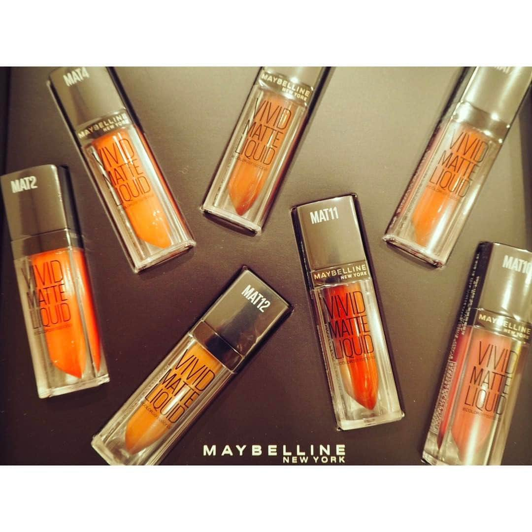 南明奈さんのインスタグラム写真 - (南明奈Instagram)「@maybelline のマットリップ☆ 発色もいいし、唇カサつかない‼︎ お気に入り(●´艸`) #maybelline #メイベリン #vividmatteliquid #マットリップ #beauty #makeup」2月15日 18時53分 - akinaminami