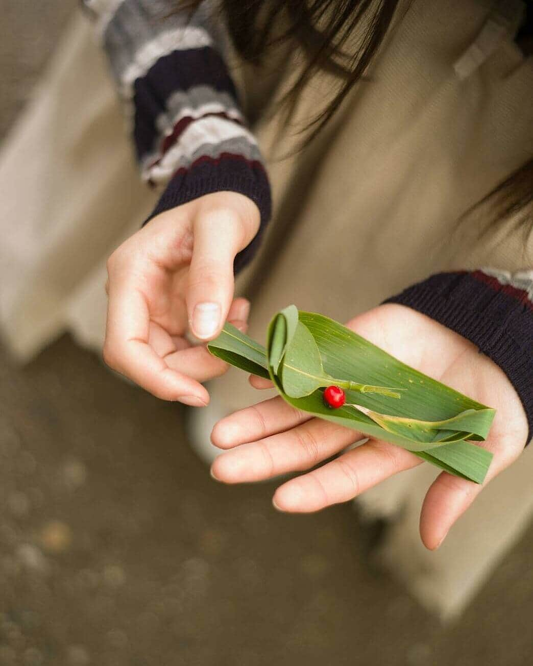 齋藤飛鳥 写真集『潮騒』のインスタグラム：「いつぞやの ささ舟。 潮騒の中で探してみてください  #思い出プレイバック #ささ舟 #まだまだ#潮騒 #齋藤飛鳥」