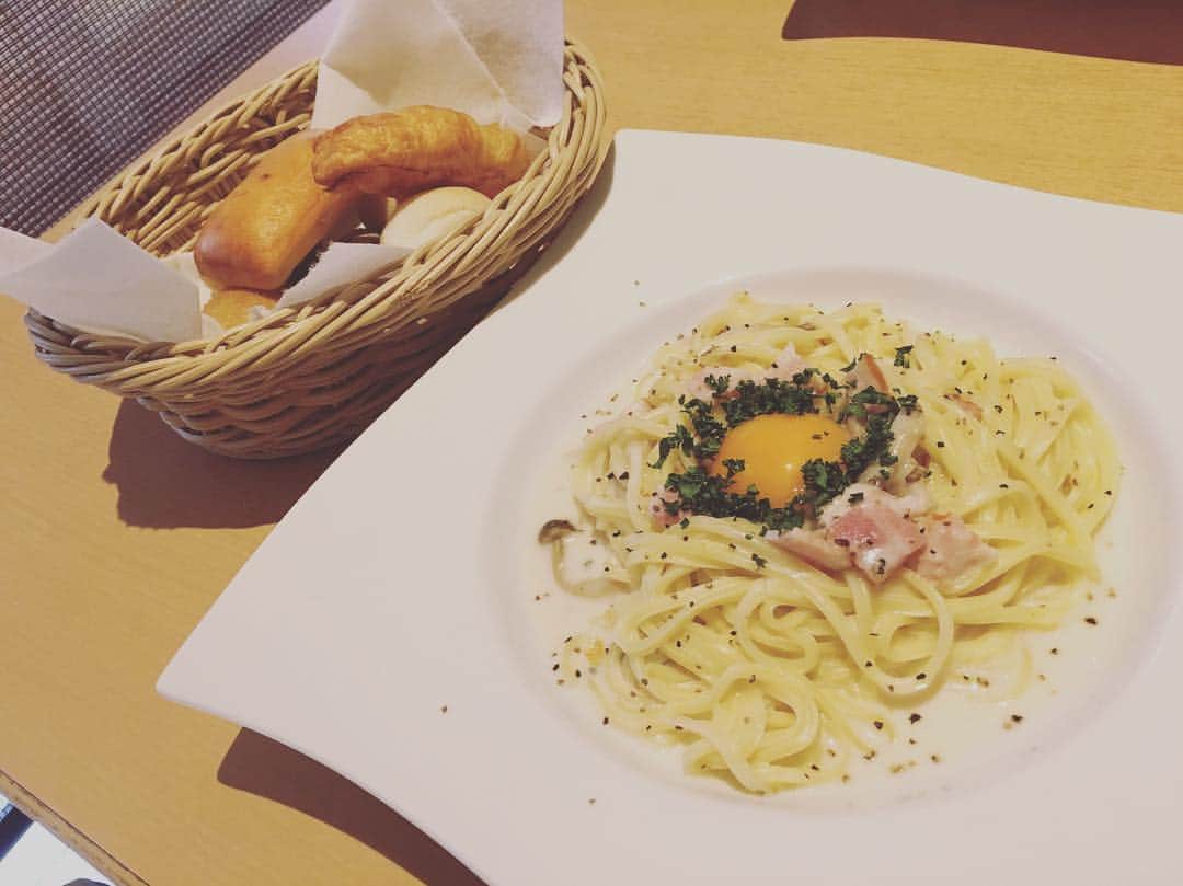 門田茉優のインスタグラム：「今日のお昼🍴 #lunch #haco #pasta #bread」