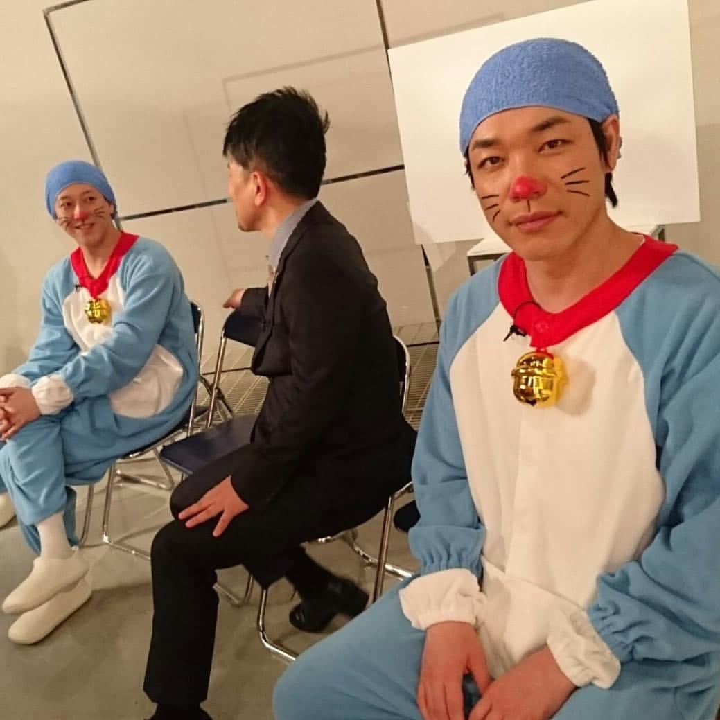 川島明のインスタグラム：「昨日のゲームセンター芸人は面白かったね！ 日曜はドラえもん芸人だよ！」