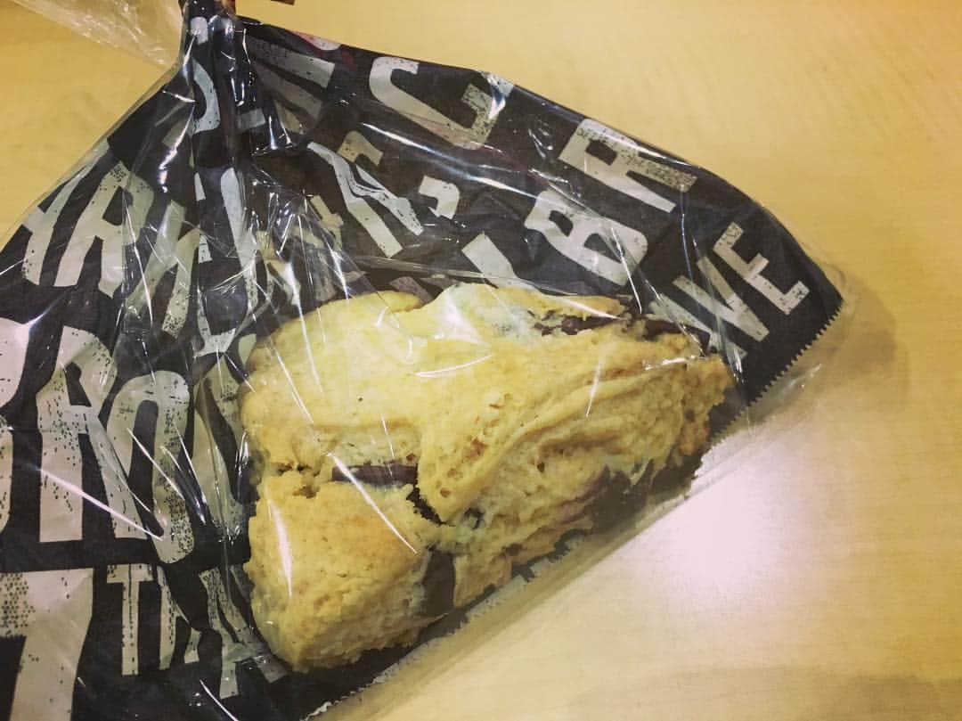 門田茉優のインスタグラム：「あやみちゃん手作りのスコーン💟 いただきます😋 #scone #thankyou」