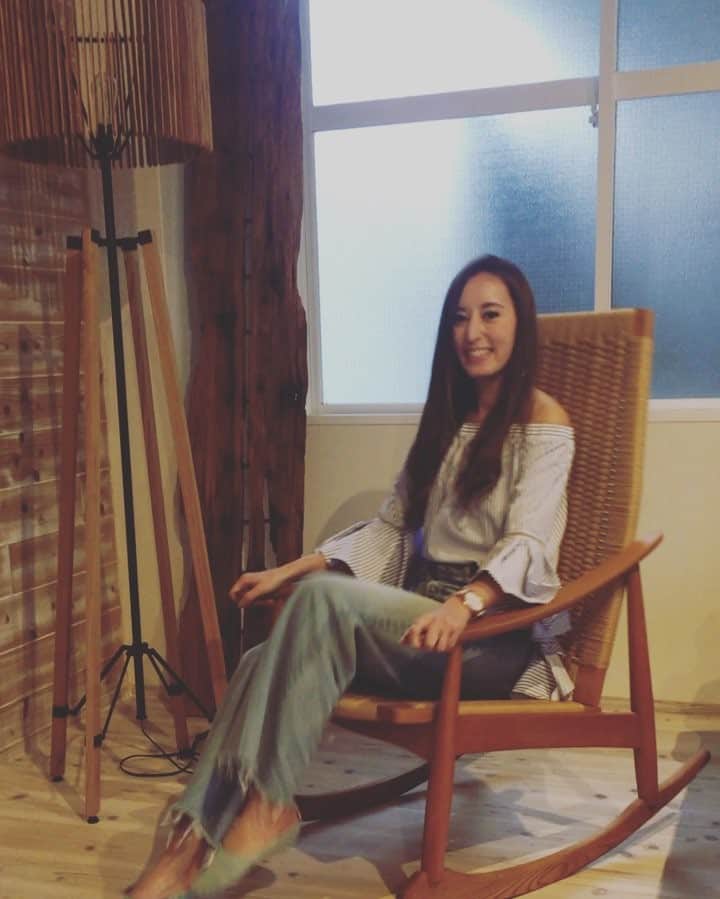 太田エイミーのインスタグラム：「Killing time before the shoot #jtripplan #nhkworld #tvhost」