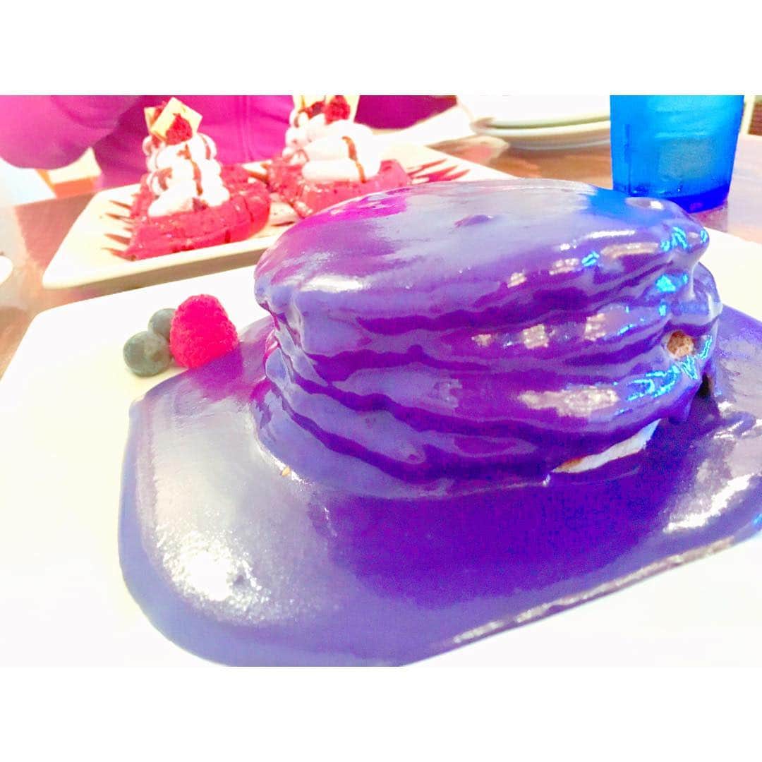 河西智美さんのインスタグラム写真 - (河西智美Instagram)「すごい色だけど、甘すぎなくて🙆⭕️ ・ * #ウベパンケーキ」2月17日 21時49分 - chiyu3u