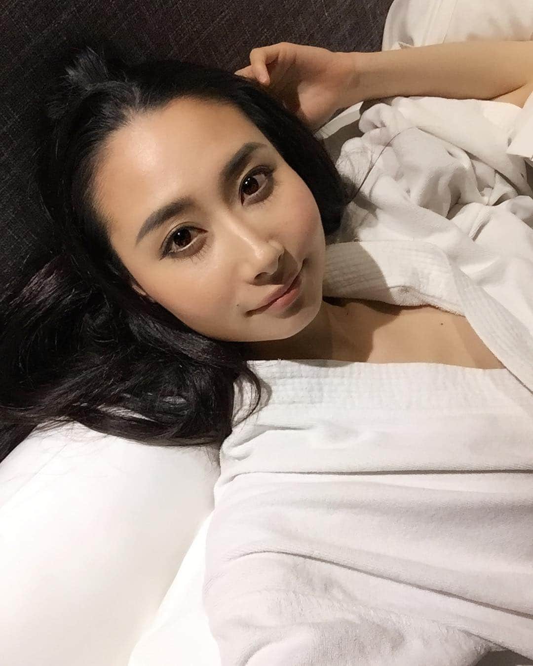 兼子真央のインスタグラム：「Sweet dreams🌛✨#sweetdreams ・ #MaoKaneko #Japan #missjapan #misstourism #misstourisminternational  #tourismambassador  #tourismjapan  #asian #beauty #beautiful #actress #model #beautyqueen #beautytrainer #happy  #love #instagood #instadaily #instalike #instagram」