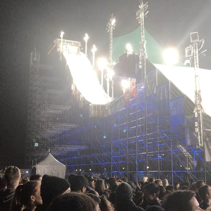 アン・デュデックのインスタグラム：「Air + Style」