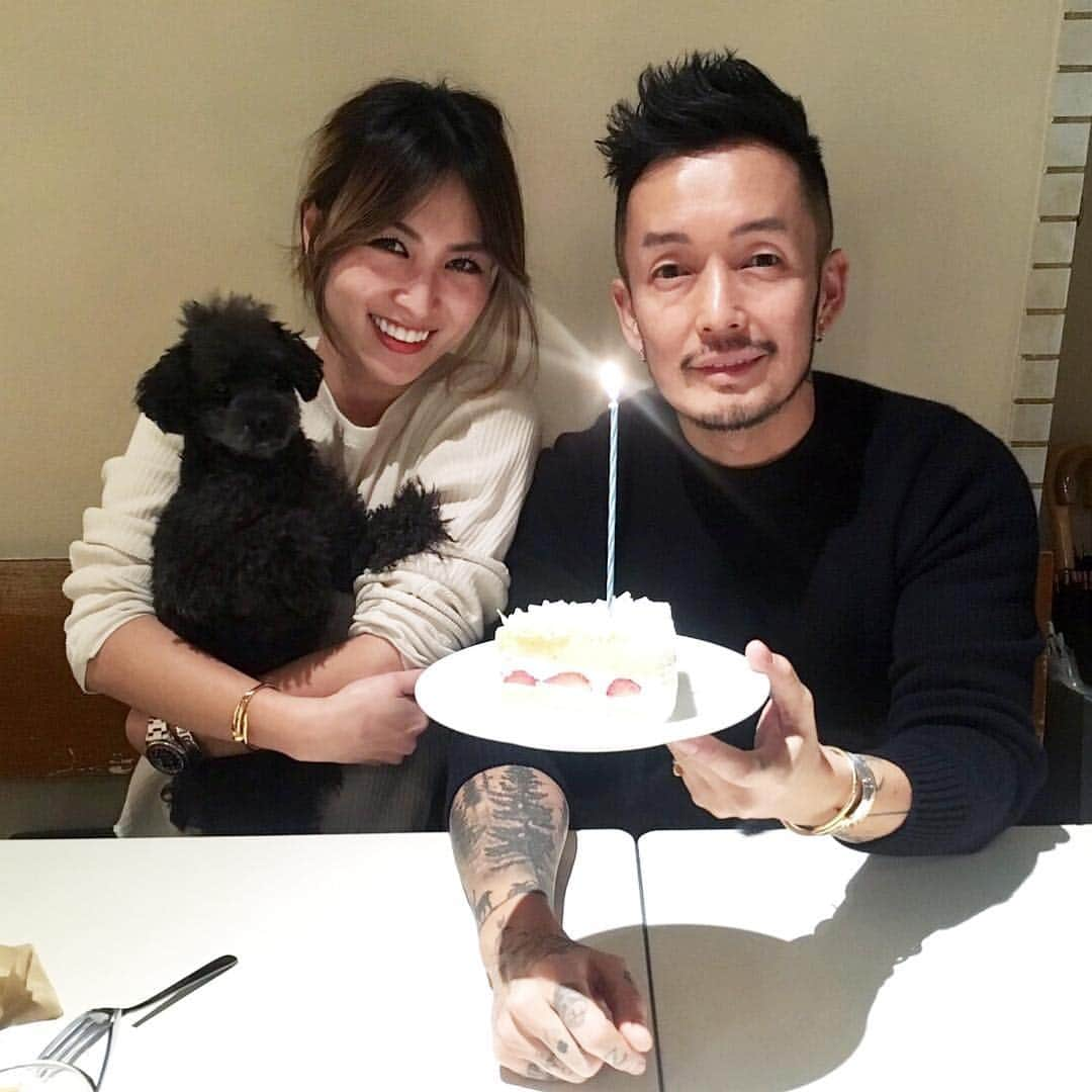 月本えりさんのインスタグラム写真 - (月本えりInstagram)「さちばーすでーとぅーゆー🎵🎉 #smile #goodtime #belatedbday #bday #happybirthday #hopefully #cake #preciousmoments #bff #dog #toypoodle #yay #hadagreatday #instadaily #picoftheday」2月20日 12時25分 - eritsukimoto