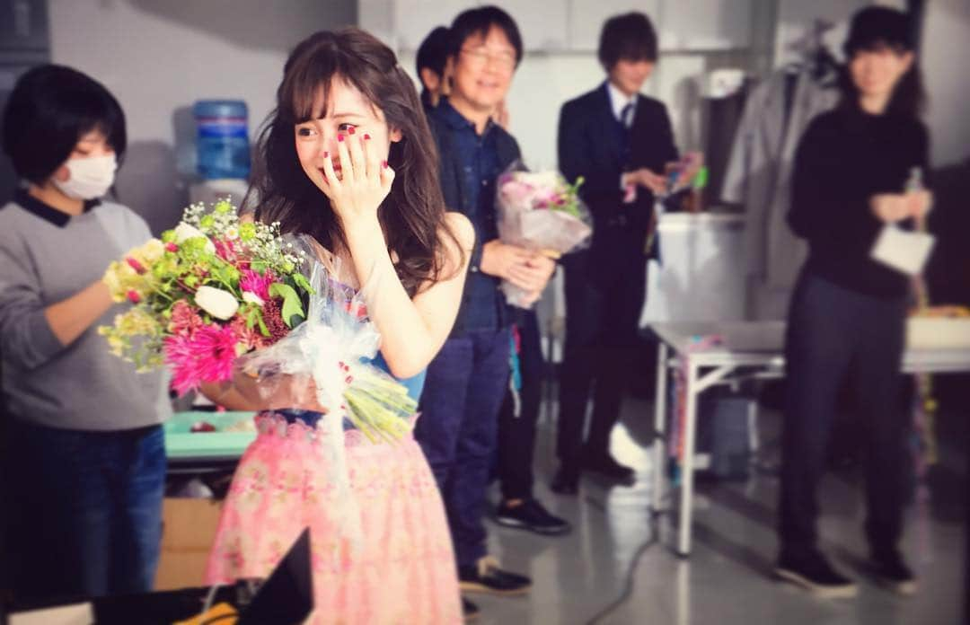 久慈暁子さんのインスタグラム写真 - (久慈暁子Instagram)「* 最後の撮影はなみだなみだ😢 幸せで温かい気持ちで いっぱいでした💗 * #nonno #lastshooting」2月20日 21時25分 - kuji_akiko