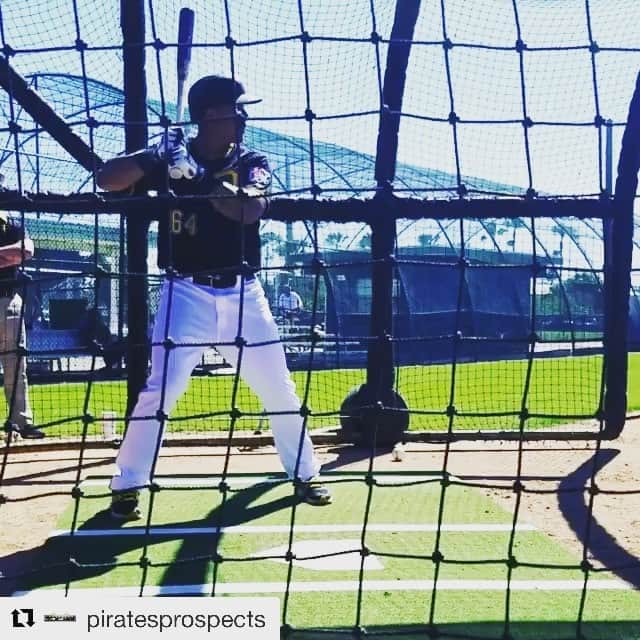 ホセ・オスナのインスタグラム：「Gracias Dios mío por permitirme hacer lo que me gusta 💪🏽🙏」