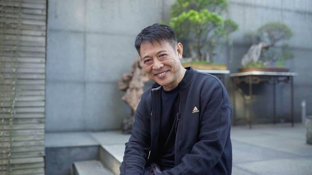のインスタグラム：「One more day to the launch of Jetli.com. Come and check it out on 21 February 2017. #jetli #jetlihero #motivation #inspiration #taiji #followyourdreams #wushu #charity #martialarts #kungfu #wushu #rolemodel #artist #celebrity #actor #martialartist」