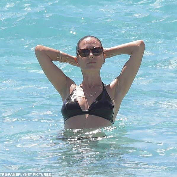 ジェニファー・コネリーのインスタグラム：「Jennifer Connelly Flaunts Her Bikini Beach Bod in St. Barts. (February 19) #jenniferconnelly」