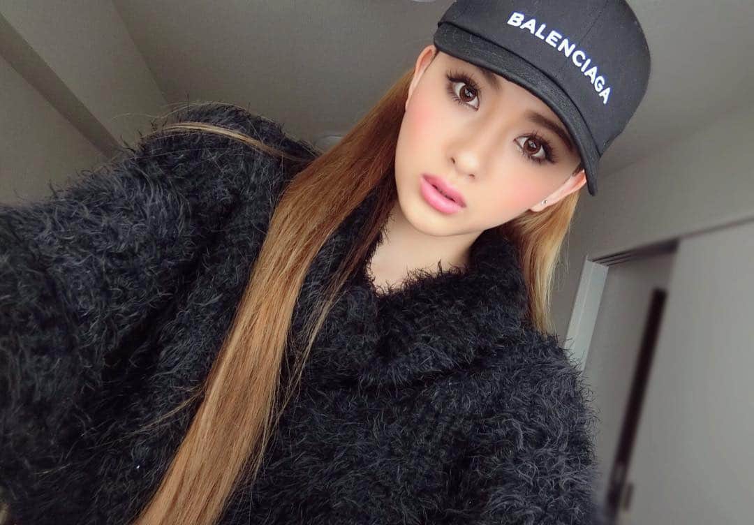 カレンさんのインスタグラム写真 - (カレンInstagram)「Have a nice day♡ ・ #cap #balenciaga #selfie #gm #goodmorning #happy #holiday #lips #makeup #japanesegirl #me」2月22日 9時57分 - cjd_karen