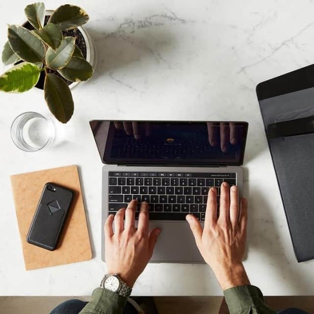 AUS発セレクトショップANELANALUのインスタグラム：「みんな大好き「bellroy」  #スマホケース #iphonecase #ベルロイ財布 #財布 #ブランド #人気 #革製品 #革財布 #小物 #革小物 #お洒落 #おしゃれ #オシャレ #お洒落さんと繋がりたい #フォロー #フォローミー #フォロミー #フォロバ #ビジネスマン #ユニセックス」