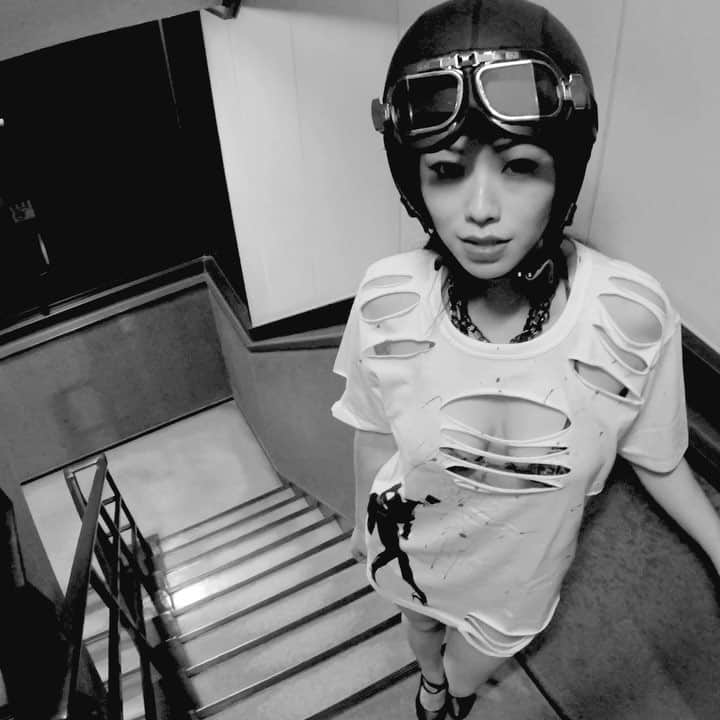Lawrenceのインスタグラム：「【ヘルメット女子＠ロレンス 新コーナー】全力階ダン、小田飛鳥さん（usako0320@Twitter）編。走っちゃうよ♡ #グラビア #ヘルメット女子 #ロレンス #全力階ダン #小田飛鳥」