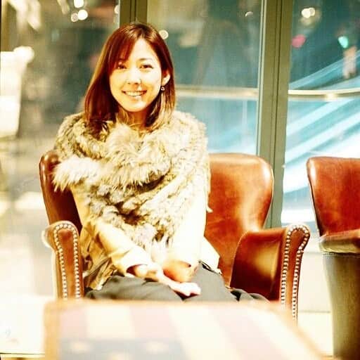 内藤聡子のインスタグラム：「現在発売中のananに、連載最終回のエッセイが掲載されております！良かったらご覧くださいね。 この写真、数年前の写真なんだけど…訳あって見ていただきたく引っ張り出しちゃいました。 #anan #essay」