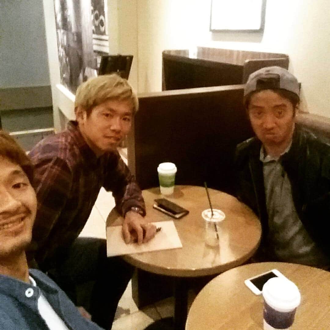 實藤友紀のインスタグラム：「徳島会！  #平井将生#塩谷司#實藤友紀#出身小学校#上八万#大松#昭和#みんな#でかくなったなー#楽しい時間でした#将生くんご馳走さま#いや、ご馳走された気がしないw」