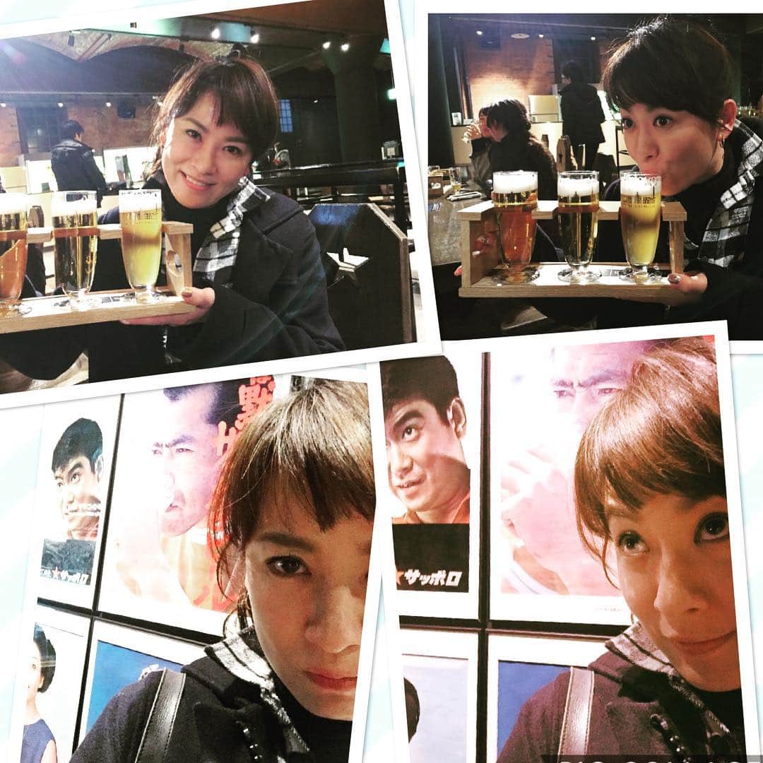 鈴木砂羽さんのインスタグラム写真 - (鈴木砂羽Instagram)「20年前、ビールは苦いからって、パイナップルジュースを混ぜて飲んでた娘は、大人エレベーターをぐんぐん昇って、飲み比べもすっかり余裕になりました。 黒ラベルもクラッシックもおいし♡ 三船先輩、裕次郎先輩、乾杯です🍺  #札幌 #SAPPRO #サッポロビール園  #サッポロビール博物館 #男は黙ってサッポロビール #三船敏郎 #石原裕次郎 #ビール大好き」3月19日 19時19分 - bombon_sawa