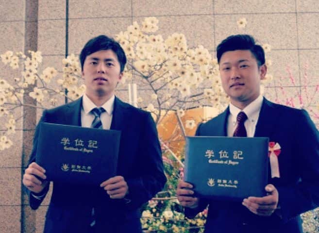 のインスタグラム：「卒業しました。 #たくさんの感謝を胸に #福岡の地で #がんばります #真面目か」