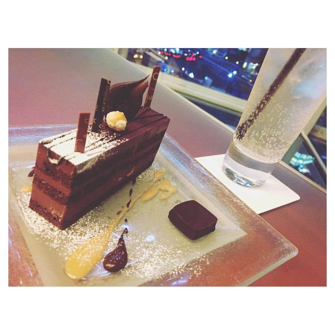 小椋寛子さんのインスタグラム写真 - (小椋寛子Instagram)「チョコレート〜幸せ〜🍫☺💓 …明日から頑張ります🐷😱😭」3月20日 21時17分 - ogura_hiroko