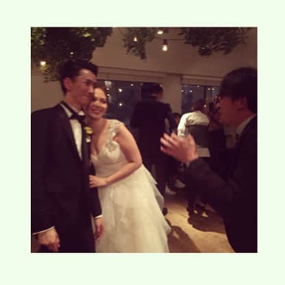 栗原佐知子さんのインスタグラム写真 - (栗原佐知子Instagram)「✴︎ @momo_k1014 の結婚パーティー💍. . いつもハッピーな桃ちゃんが、彼と付き合ってからもっともっと幸せそうで… . この日を迎えることができて、本当に感慨無量😭. . 改めて… 小波、桃ちゃん、おめでとう💛💛💛. . #SandMwedding #friends #wedding  #weddingparty #party #congratulations #happy #love #tokyo #japan #instadaily #instagood #instalike #川村桃子 #結婚 #桃子のwedding」3月20日 23時04分 - sachiko__kurihara