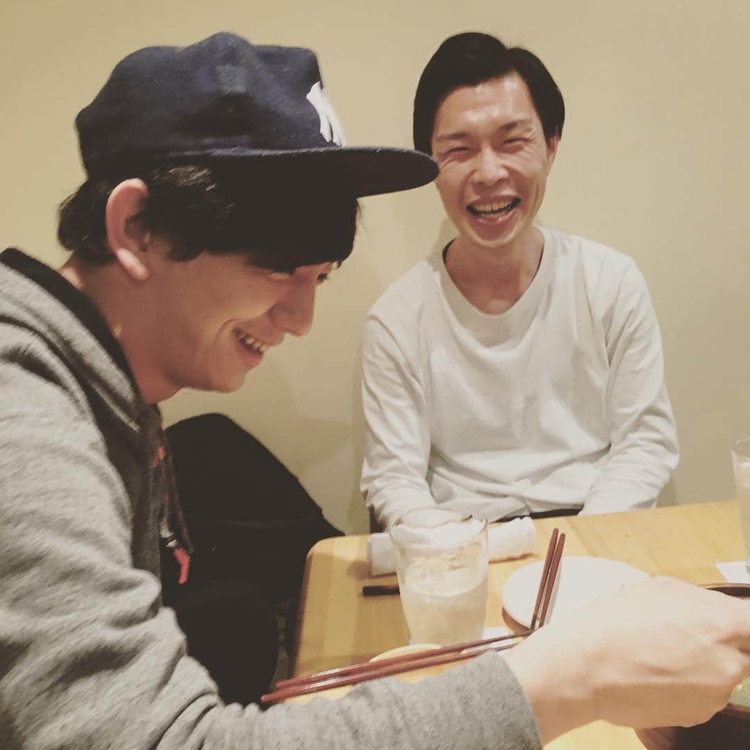長田庄平のインスタグラム：「ハライチ岩井くんと向井と飯食った。 #岩井の行きつけの店渋すぎ #目黒駅から徒歩15分 #徒歩で行く所じゃなかった #わさびのととろ焼き #初めてや #めっちゃうまい #どっちもお笑いクレイジー」