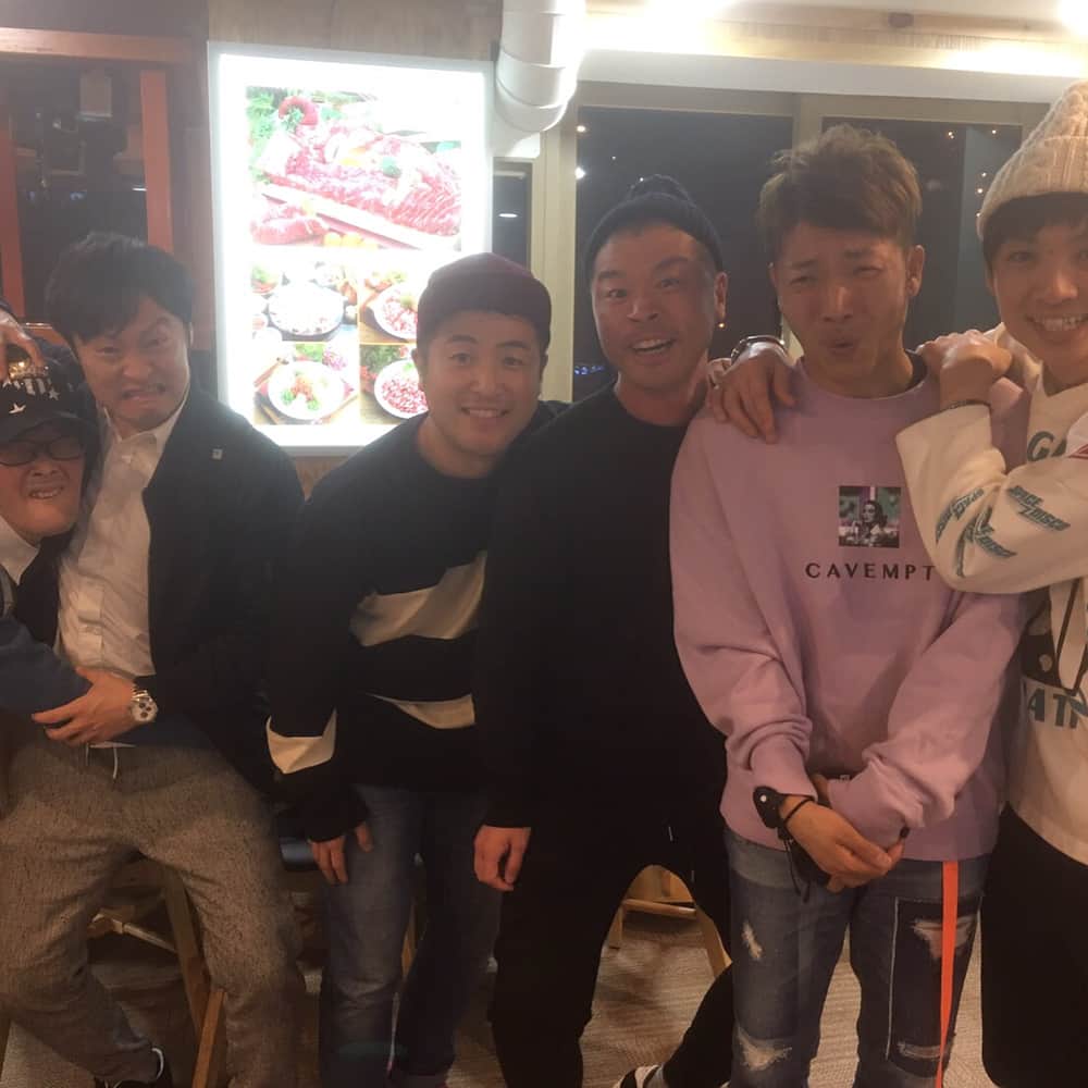 のインスタグラム：「韓国ツアー初日。 カルビ我慢。 カジノもあるらしい…。 #なかのメソッド #単独ライブ  もう、欲捨てたろかなっ！！」