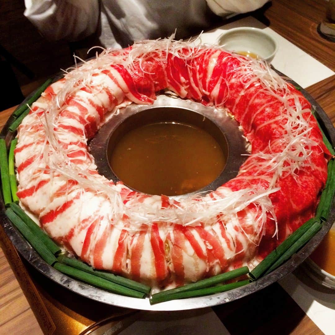 佐々木あさひさんのインスタグラム写真 - (佐々木あさひInstagram)「お肉のドーナツ🍩😳🥓 #金蔦 #しゃぶしゃぶ #ご馳走様でした」3月22日 22時52分 - asahisasaki