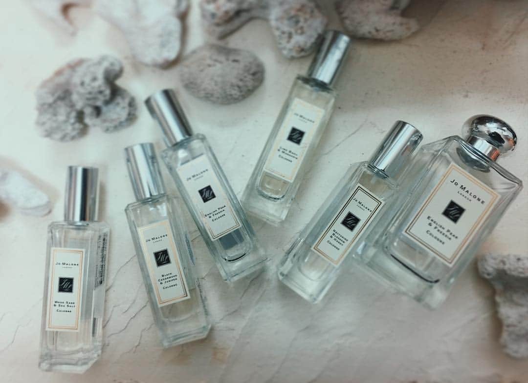 CoLoRのインスタグラム：「香りを味方につけよう。 #colorlgbt  #gay #lesbian #bisexual #perfume #transgender #pansexual#Amazing #Beautiful  #LoveIsLove  #Pride  #LGBT  #ItsOk #ComeOut  #SorryNotSorry #ゲイ #バイ #レズビアン #トランスジェンダー」