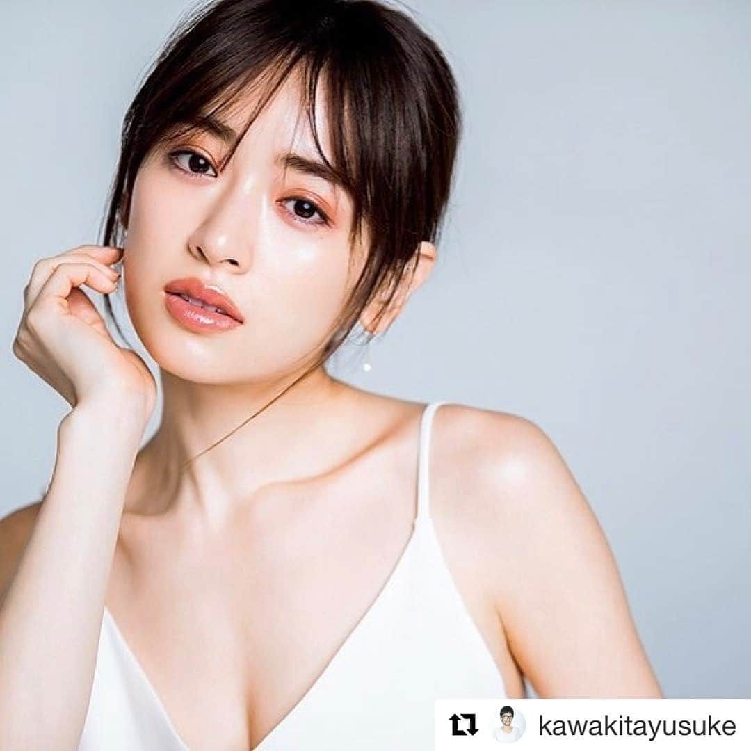 泉里香さんのインスタグラム写真 - (泉里香Instagram)「河北さんの小顔メイク💄 素敵♡ #マキア 5月号 #beauty#rika#me#河北裕介 @kawakitayusuke with @repostapp ・・・ MAQUIA5月号 女優ご指名アーティストの小顔仕込みメイク #maquia #泉里香」3月23日 13時22分 - rika_izumi_