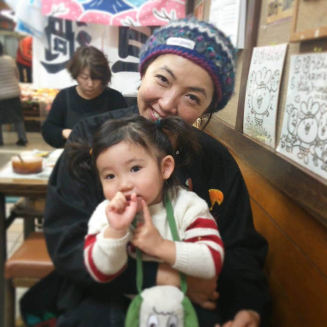 純手打ち?旦過うどんのインスタグラム：「森本千絵さん来店 久しぶりの再開に興奮なりやまず  ジュニアちゃんに初めてお会いして余りの可愛いさに感激 ありがとうございました🎵」