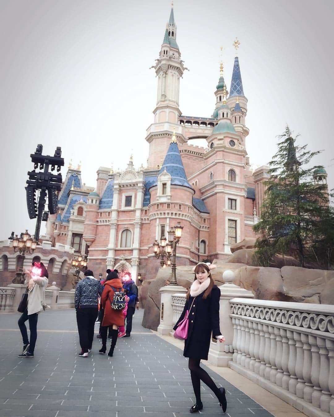 瑞咲まみさんのインスタグラム写真 - (瑞咲まみInstagram)「🐭🏰💕 #上海ディズニーランド #上海 #shanghai #shanghaidisneyland #disneyland」2月28日 3時12分 - ma_09_mi