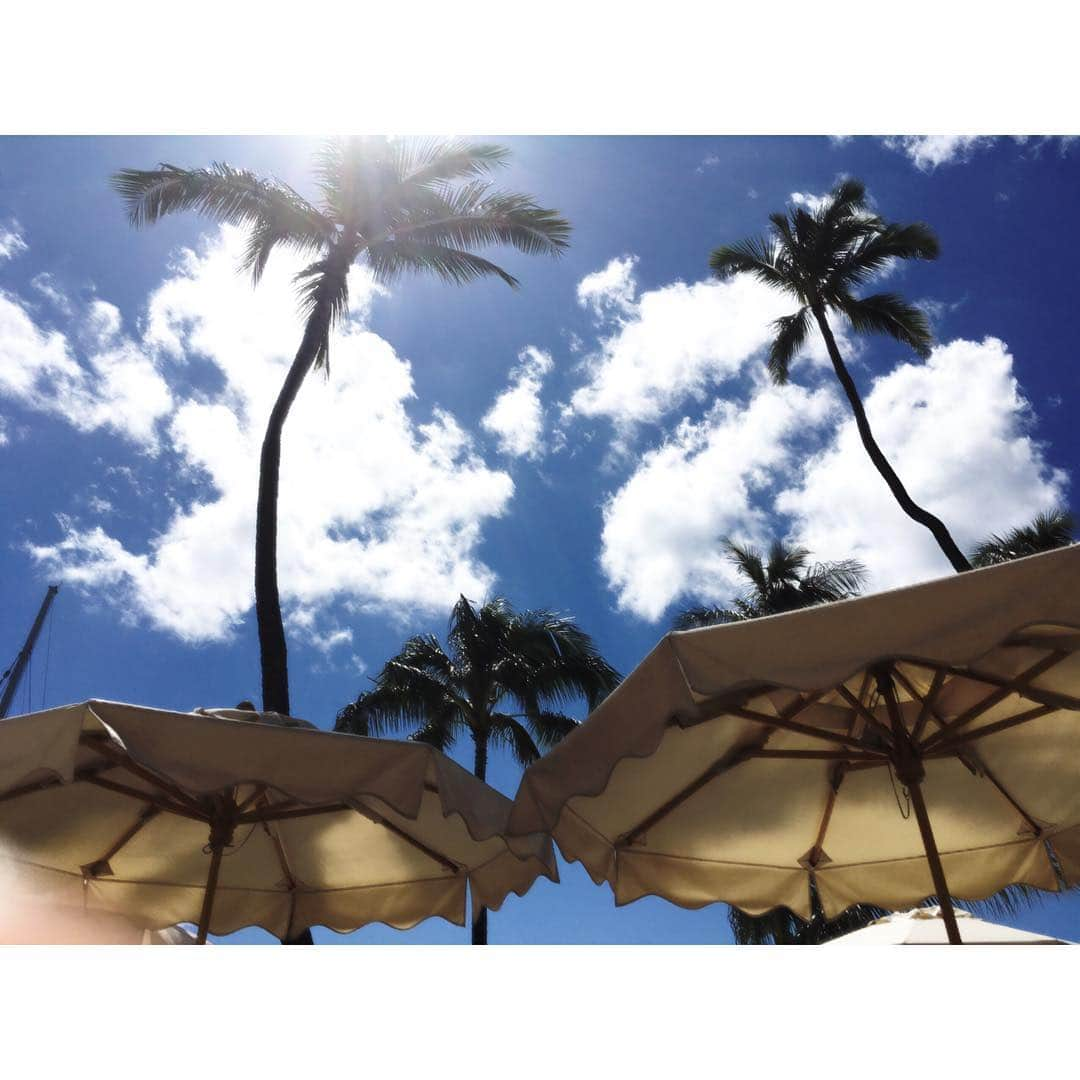 LINAさんのインスタグラム写真 - (LINAInstagram)「少し日本に近づきました♡ #MAX#LINA #via#hawaii#vacation #1night2days #bluesky #beach#ilovethesun #soon」2月28日 9時16分 - xxlina_now