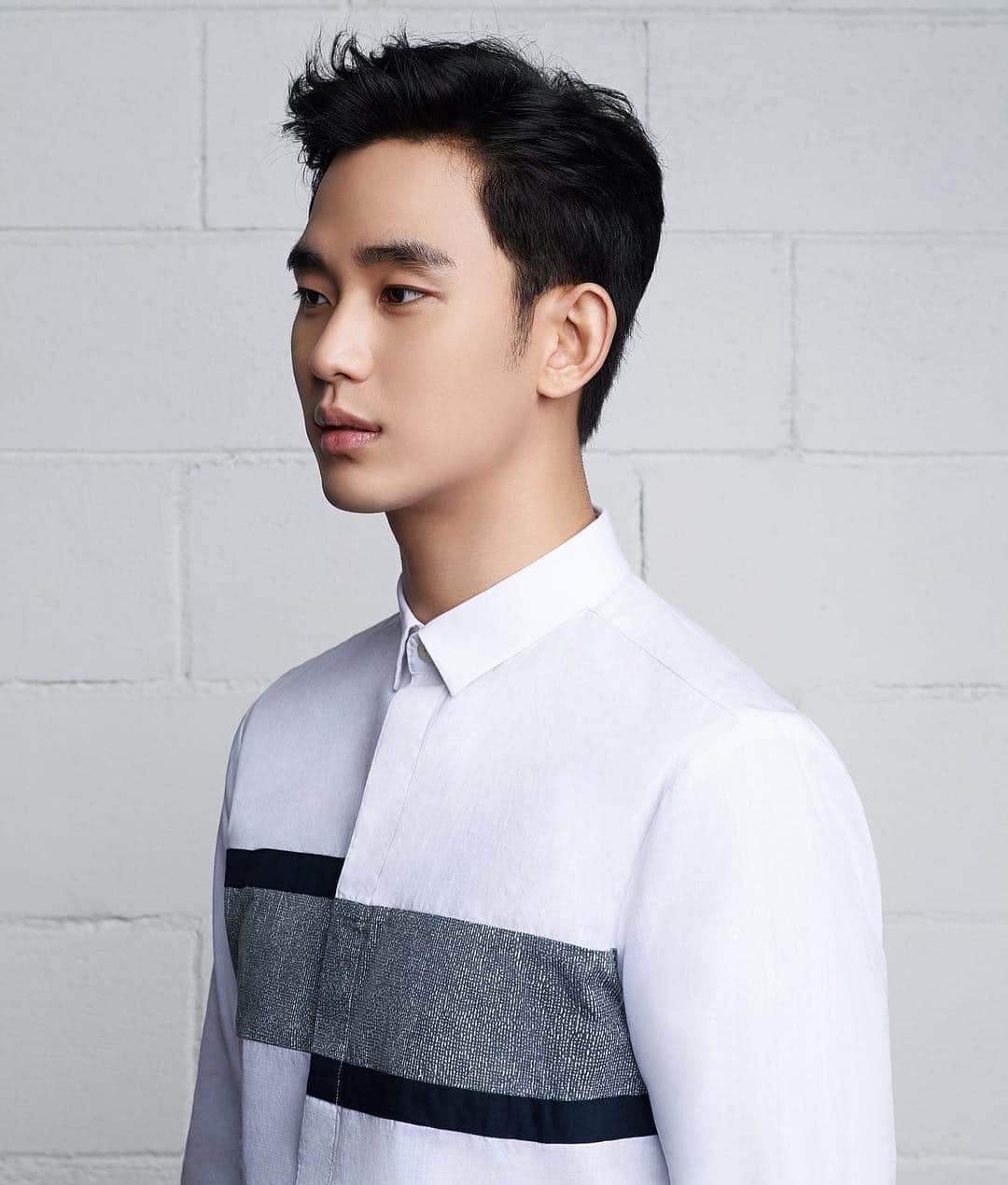 キム・スヒョンのインスタグラム：「#Ziozia 2017 S/S  #KSHCFKing #김수현 #KimSooHyun #金秀賢 #キムスヒョン #KSHZiozia #Ziozia2017 #지오지아」