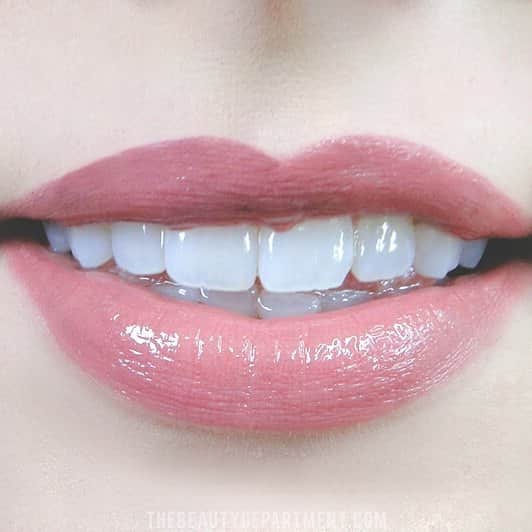 The Beauty Departmentのインスタグラム：「Move over lip gloss! We found something just as shiny but mega-moisturizing and NOT goopy or thick! (step-by-step tutorial by @amynadinemakeup, link in bio!)」