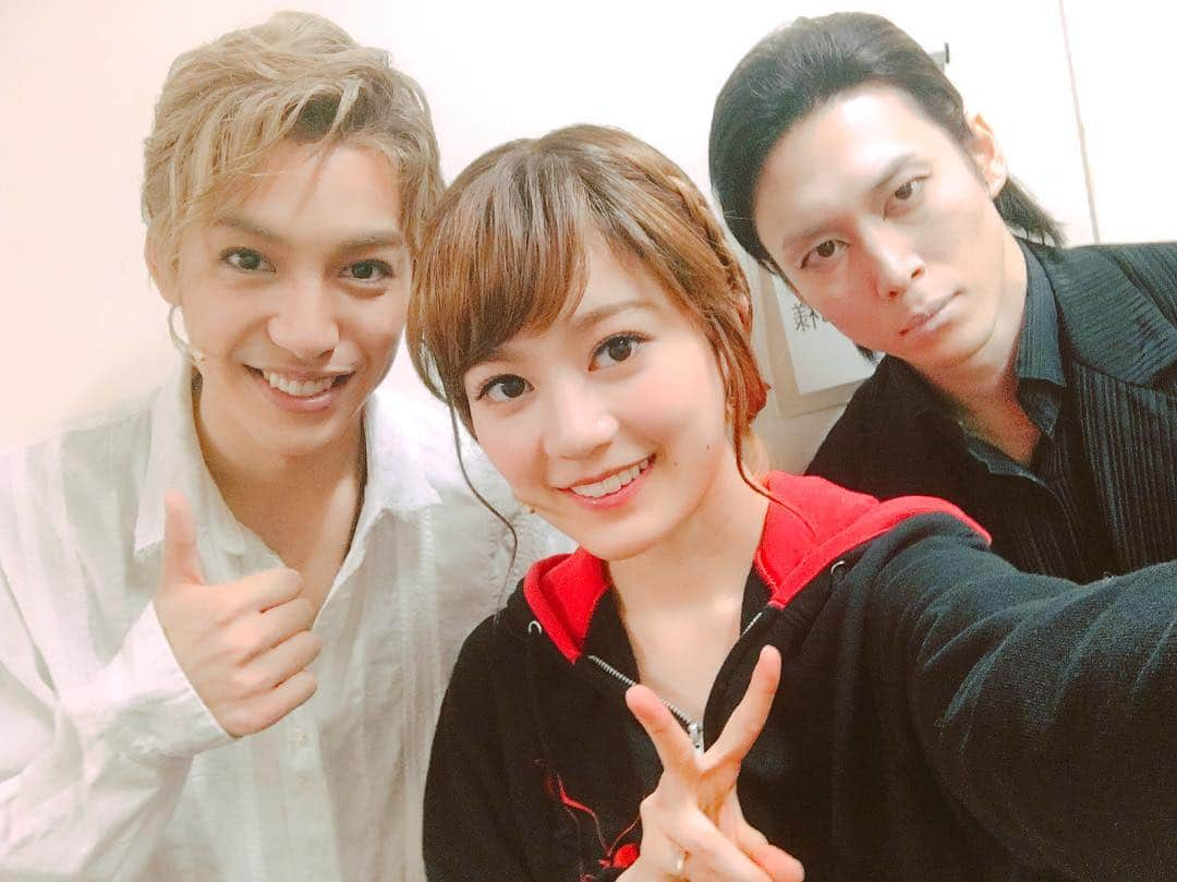 大野拓朗さんのインスタグラム写真 - (大野拓朗Instagram)「昨日で宮尾さん千秋楽でした。 稽古場でも舞台上でも本当にたくさん支えていただきました。ありがとうございました！ 僕は残り3回。一瞬たりとも気を抜かず、日々進化、成長していけるよう頑張ります。  #ロミジュリ  #死 #宮尾俊太郎 さん #生田絵梨花」2月28日 19時54分 - takuro.ohno