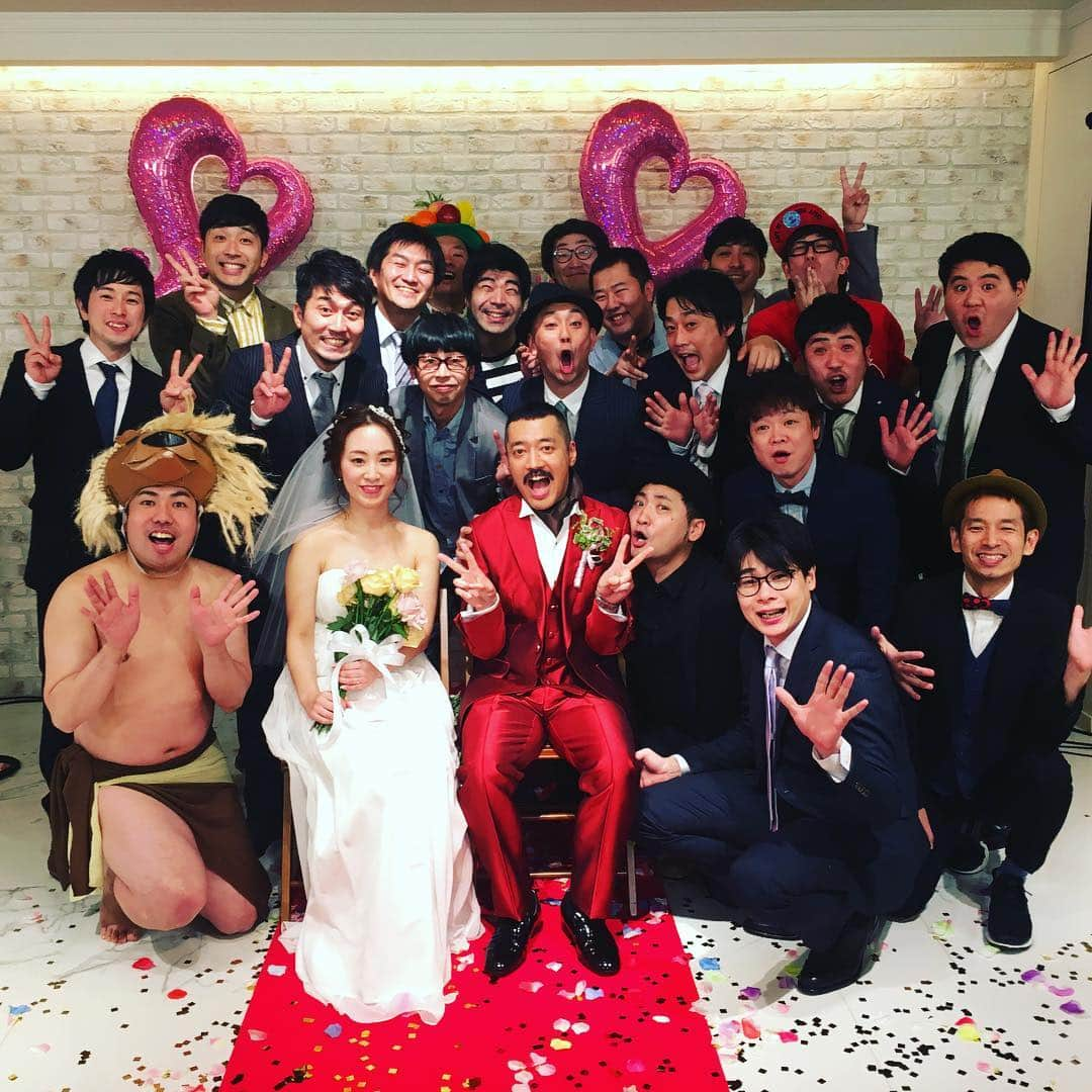 川口徹道さんのインスタグラム写真 - (川口徹道Instagram)「5GAP久保田さんのサプライズ結婚パーティー  長い事やってれば良いだろ事あるんだな〜  自分の事のように嬉しかった。  久保田さん、そのみちゃんおめでとうございます。  皆さんオンエアを是非！  #テレビ朝日  #余計なお世話かもしれませんが 3月10日  23:15〜  #5GAP久保田 さん #平成ノブシコブシ吉村 さん #てつみち #御苑三兄弟 #幡ヶ谷三兄弟 #あべこうじ さん #タケト さん #バッドボーイズ清人 さん #5GAP秋本 さん #ラフコン さん #フルーツおじさんとっしー さん #平成ノブシコブシ徳井 さん #大西ライオン さん #とにかく明るい安村 さん #ですよ。 #セブンbyセブン #フルーツポンチ #インポッシブル」3月1日 15時10分 - tetsumichi0609