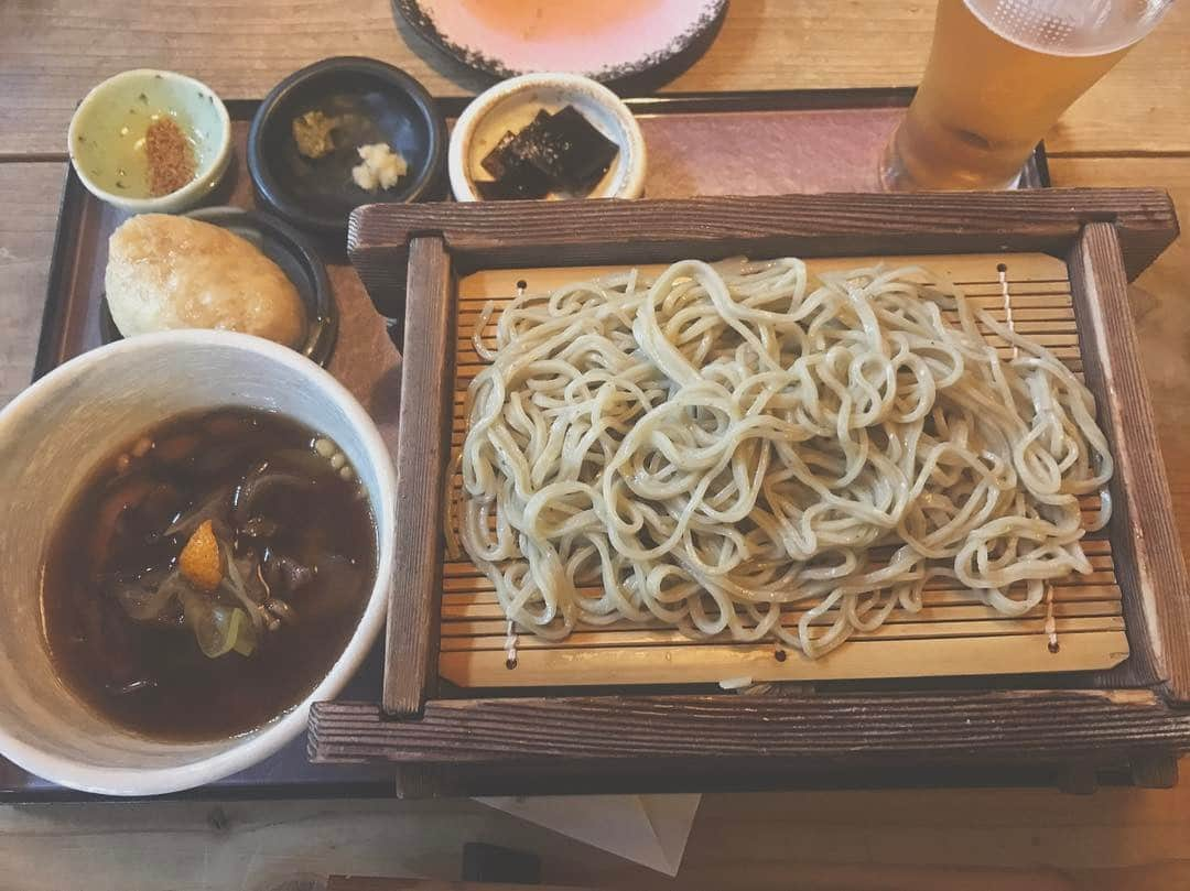 益田アンナさんのインスタグラム写真 - (益田アンナInstagram)「今日のlunch🍴 京阪守口市駅の近くにある、理(ことはり)っていうお蕎麦屋さん✨  最初は塩をつけて食べるんやけど それが絶品😳またいこーっと！❤︎ #理#ことはり#蕎麦#十割蕎麦#日本酒バー#一軒家レストラン」3月1日 18時04分 - anna_masuda