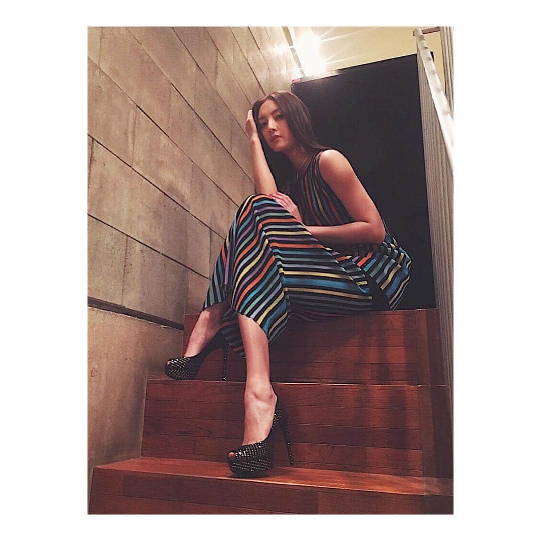 のインスタグラム：「DRESS: @dvf  SHOES: @louisvuitton」