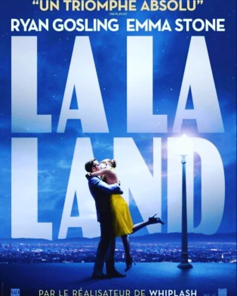 アヤカ・ウィルソンさんのインスタグラム写真 - (アヤカ・ウィルソンInstagram)「. 「La La Land」. . It was a movie that combined traditional musical and modern effects. The filming, costumes, songs... everything was artistic and different. I was so deeply moved and affected by this movie. . I think part of the message this movie shows is: "Don’t give up on your dreams, and find someone who believes in you to make them come true!". .  I had a lot of doubt about what I was doing and what I wanted to do, but this movie showed me the path and now I have more confidence in what I'm doing. . I really strongly felt that I have to  be strong and courageous no matter how rough it gets. . Thank you "La La Land". . 今までにない映画だった。 昔ながらのミュージカルの雰囲気に新しい撮影方法と効果の数々 衣装も、ストーリーも、演出も、音楽も、全てが素晴らしかった✨. . 自分が何をしていて、何をしたいのか考えることが多かったが、ようやく何かしらの道筋が見えて来た気がする 自分がやっていることに自信を持てるようになった . どんな困難が夢の途中で憚ろうとしても強い思いで頑張っていこうと思う。 . この映画に出会えてよかった ありがとう、「ラ・ラ・ランド」. . #lalaland #ララランド #movie #musical #dontgiveup #dontgiveuponyourdreams #amazing #wonderful #thankyou #lovemusic #lovecostumes #lovestory #映画 #ミュージカル #諦めないこと #夢を諦めない #強く生きる #ありがとう #大好き #衣装かわいい #歌が好き #ジャズが好きになる #lovejazz #素敵」3月1日 21時05分 - ayakawilson_official